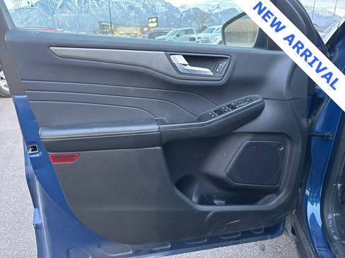 Used 2023 Ford Escape SE image 17