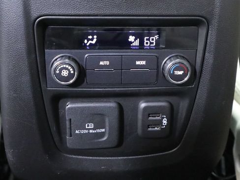 Certified 2023 Buick Enclave Essence w/ Experience Buick Package AWD/4WD image 8
