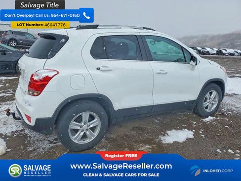 Used 2018 Chevrolet Trax LT w/ LT Convenience Package image 2