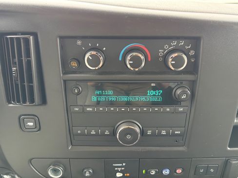 Used 2025 Chevrolet Express 3500 LT w/ LT Preferred Equipment Group RWD image 13