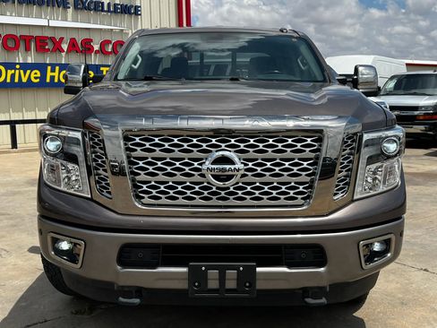 Used 2018 Nissan Titan Platinum Reserve w/ Platinum Utility Package AWD/4WD image 2