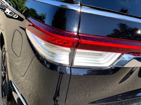 Used 2024 Lincoln Navigator Reserve AWD/4WD image 28