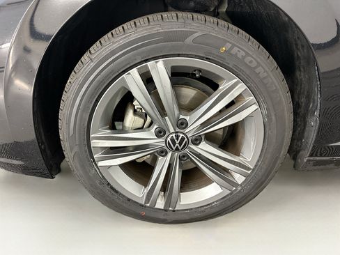 Used 2024 Volkswagen Jetta SE FWD image 35