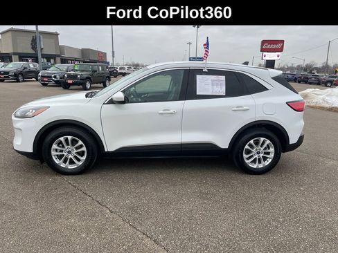 Used 2021 Ford Escape SE image 2