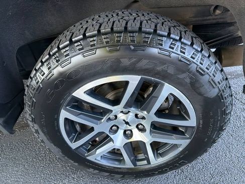 Used 2020 Chevrolet Silverado 1500 LT Trail Boss AWD/4WD image 19
