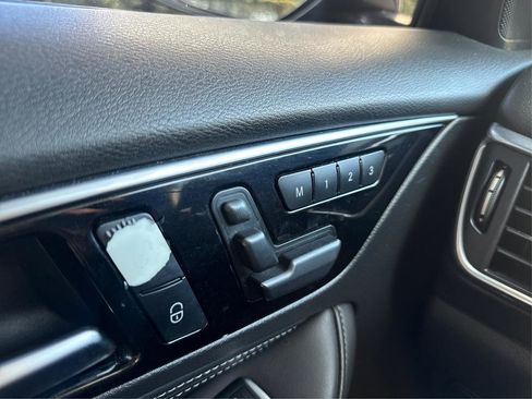 Used 2018 INFINITI QX30 Premium w/ Cargo Package image 19