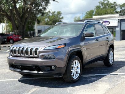 Used 2018 Jeep Cherokee Latitude Plus w/ Comfort/Convenience Group