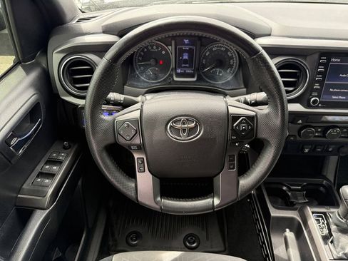 Used 2021 Toyota Tacoma TRD Off-Road AWD/4WD image 13