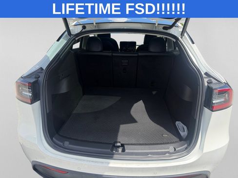 Used 2020 Tesla Model Y Long Range AWD/4WD image 23