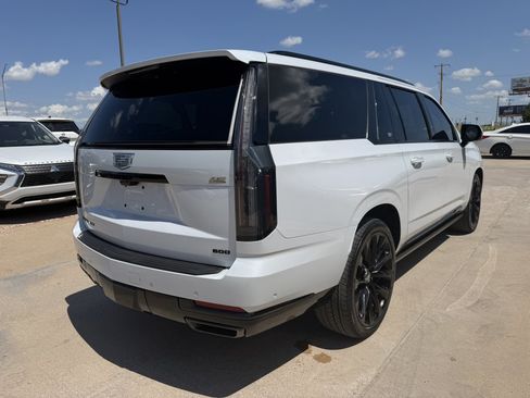 Used 2026 Cadillac Escalade ESV Platinum Sport w/ LPO, ONYX Package AWD/4WD image 4