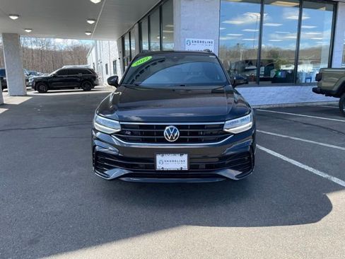 Used 2022 Volkswagen Tiguan SE R-Line AWD/4WD image 2