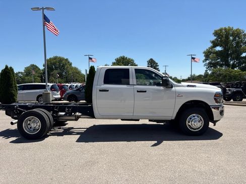 New 2026 RAM 3500 Tradesman w/ Chrome Appearance Group AWD/4WD image 4