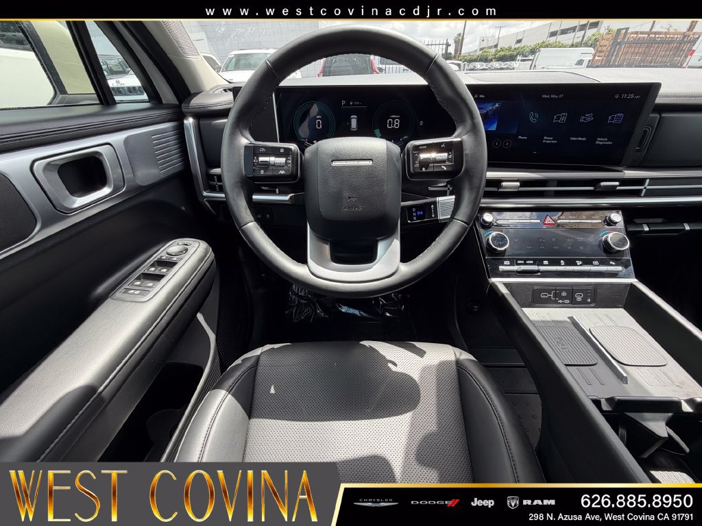 Used 2025 Hyundai Santa Fe SEL AWD/4WD image 13