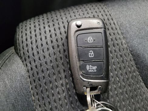 Used 2020 Hyundai Santa Fe SE AWD/4WD image 32