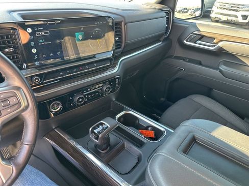 Used 2022 Chevrolet Silverado 1500 LT w/ Z71 Off-Road Package image 29