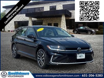 Used 2025 Volkswagen Jetta SE w/ Sunroof Package