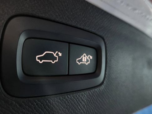 Used 2018 Volvo XC90 T5 Momentum w/ Convenience Package image 52