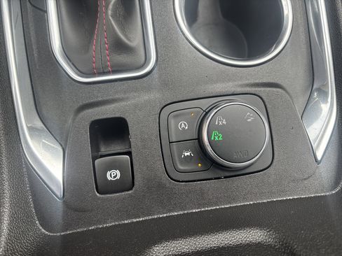 Used 2023 Chevrolet Traverse LT image 31