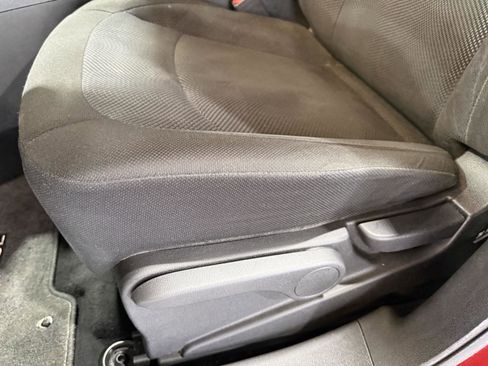 Used 2013 Nissan Rogue S FWD image 19