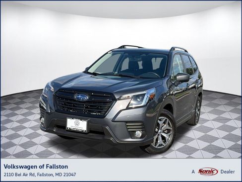 Used 2023 Subaru Forester Premium AWD/4WD image 1