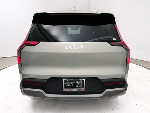 Used 2024 Kia EV9 Light Long Range image 16