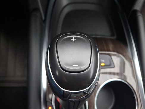 Used 2017 Chevrolet Malibu Premier w/ Premier Sun and Wheel Package image 26