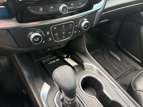 Used 2023 Chevrolet Traverse LT FWD image 30