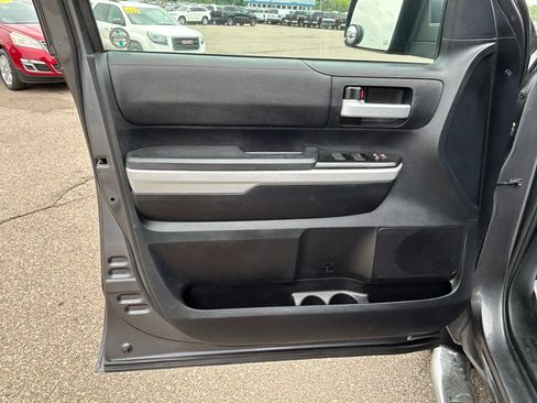 Used 2018 Toyota Tundra SR5 AWD/4WD image 10