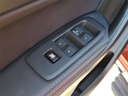 Used 2022 Ford Ranger Lariat w/ Equipment Group 501A High image 9