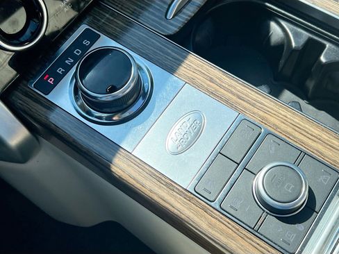 Used 2019 Land Rover Range Rover HSE image 17