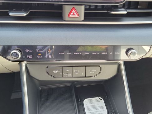 New 2026 Kia Carnival EX FWD image 32