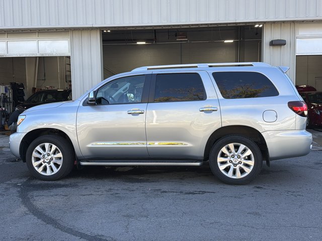 Used 2020 Toyota Sequoia Platinum AWD/4WD image 8