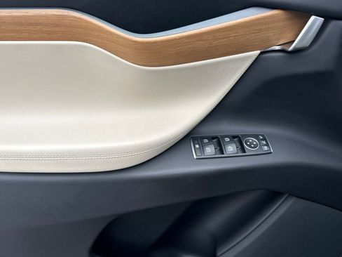 Used 2020 Tesla Model X Long Range image 12