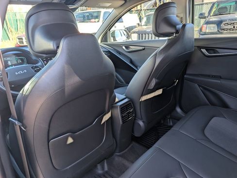 Certified 2023 Kia Niro EX image 13