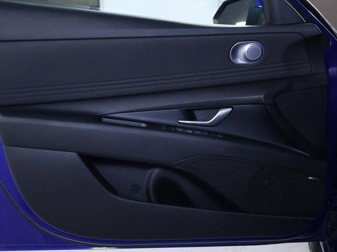 Used 2024 Hyundai Elantra Limited image 12