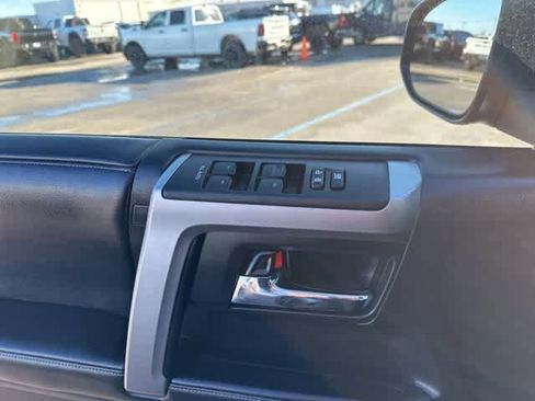 Used 2016 Toyota 4Runner SR5 image 11