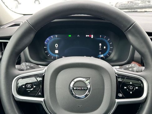 Used 2025 Volvo V60 B5 Cross Country Plus image 24