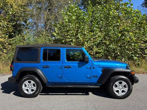 Used 2022 Jeep Wrangler Sport S image 5