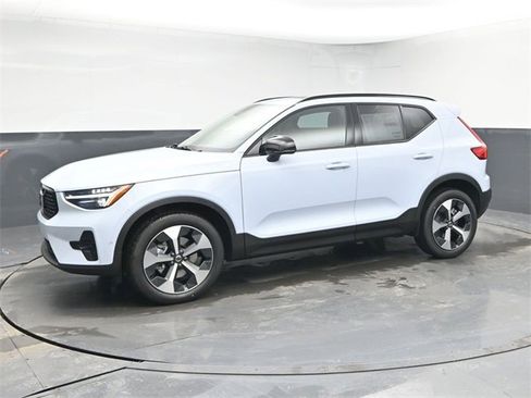 New 2026 Volvo XC40 B5 Plus w/ Protection Package Premier image 4