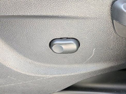 Used 2022 Chevrolet Trax LS w/ Tint and Cruise Package image 17