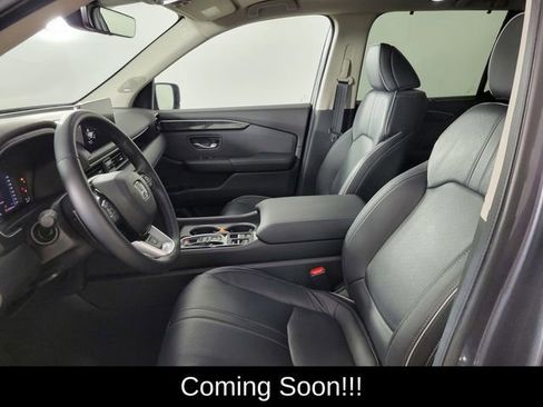 Used 2025 Honda Pilot Elite image 13