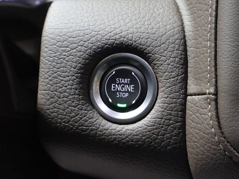 Used 2024 GMC Yukon Denali w/ Denali Reserve Package AWD/4WD image 30