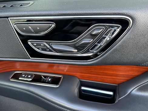 Used 2022 Lincoln Navigator Reserve image 22