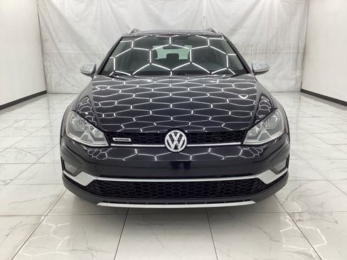Used 2017 Volkswagen Golf Alltrack S image 5
