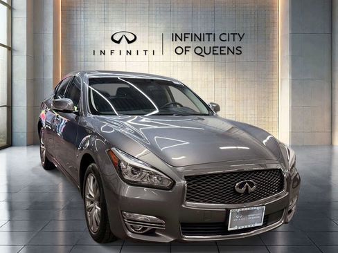 Used 2019 INFINITI Q70 Luxe w/ Proactive Package AWD/4WD image 1