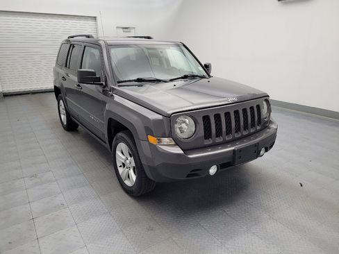 Used 2016 Jeep Patriot Latitude w/ Sun/Sound Group AWD/4WD image 13