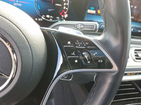 Used 2024 Mercedes-Benz GLE 450e 4MATIC image 23