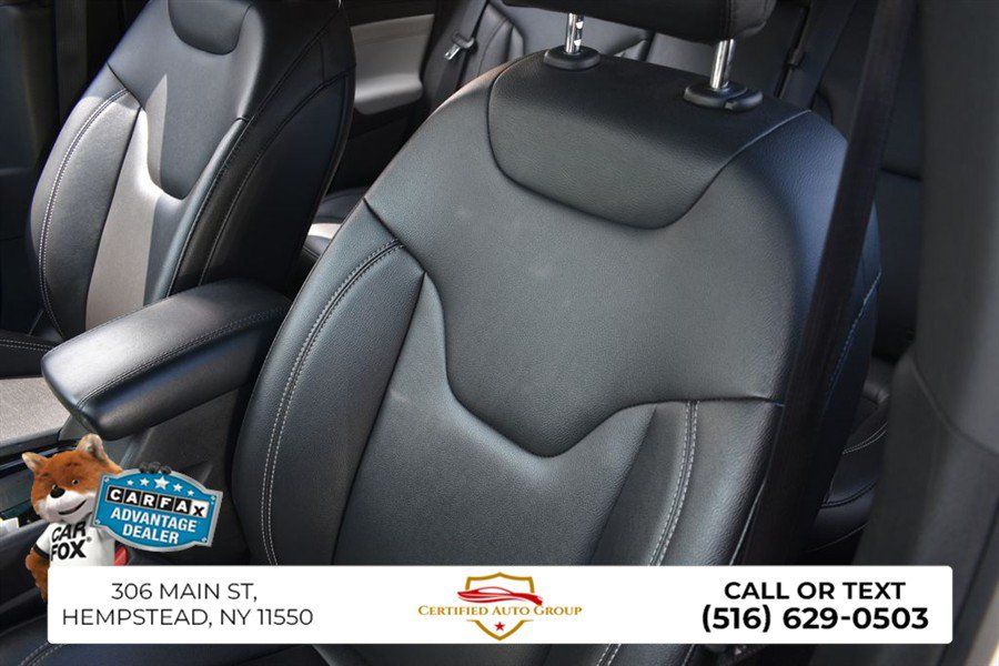 Used 2025 Jeep Compass Limited AWD/4WD image 9