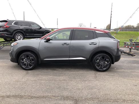 Used 2025 Nissan Kicks SR image 11