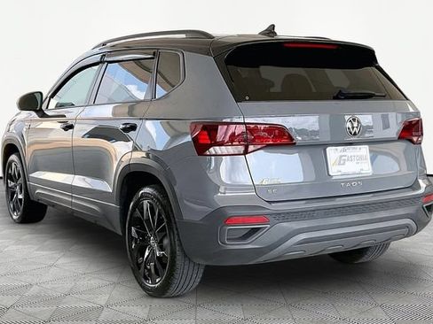 Used 2024 Volkswagen Taos SE FWD image 4